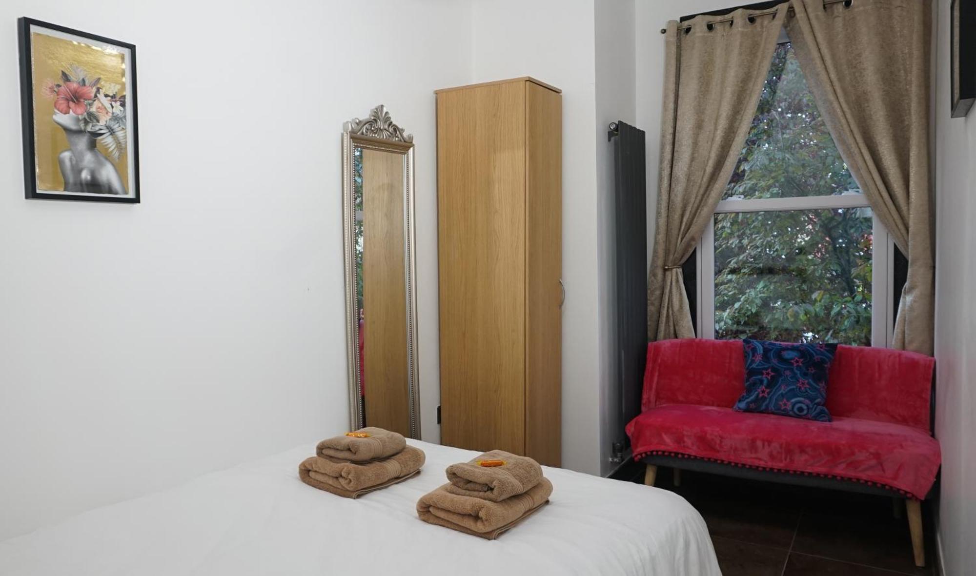 Beautiful London Home Sleeps 6, 2 Minutes To Metro Exteriér fotografie