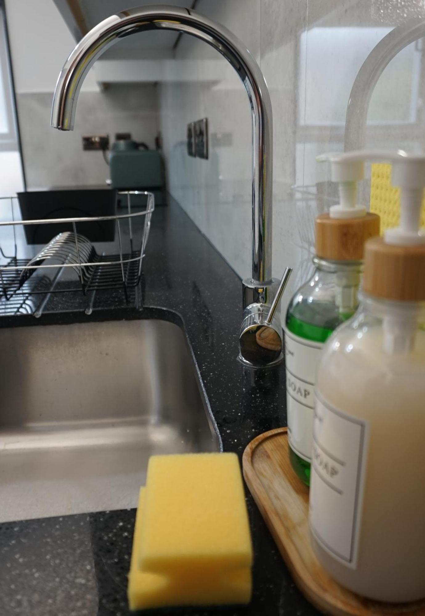 Beautiful London Home Sleeps 6, 2 Minutes To Metro Exteriér fotografie