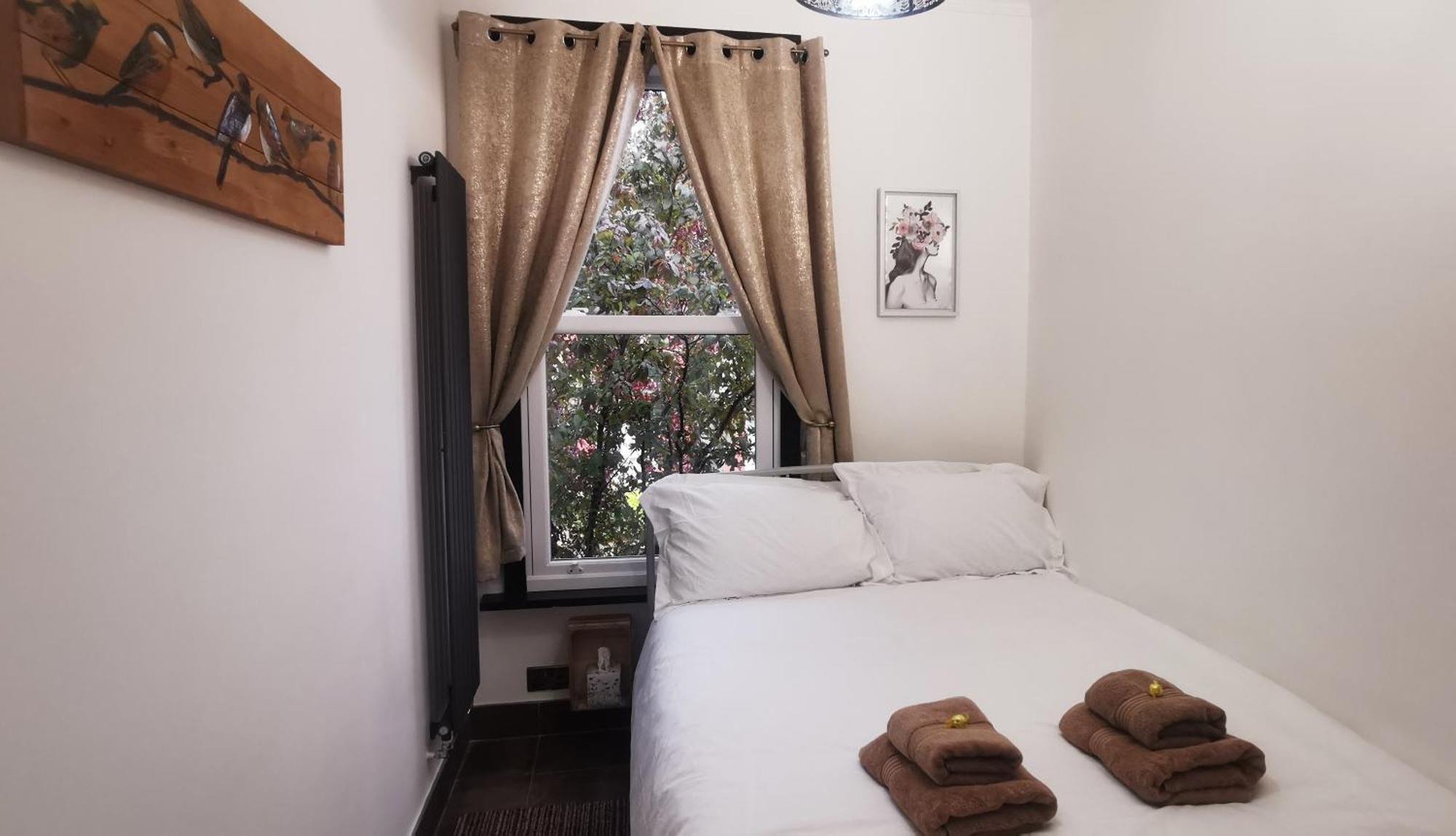 Beautiful London Home Sleeps 6, 2 Minutes To Metro Exteriér fotografie