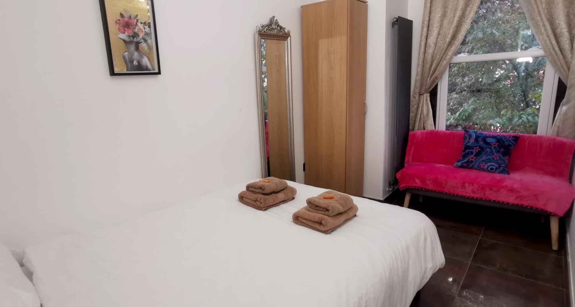 Beautiful London Home Sleeps 6, 2 Minutes To Metro Exteriér fotografie